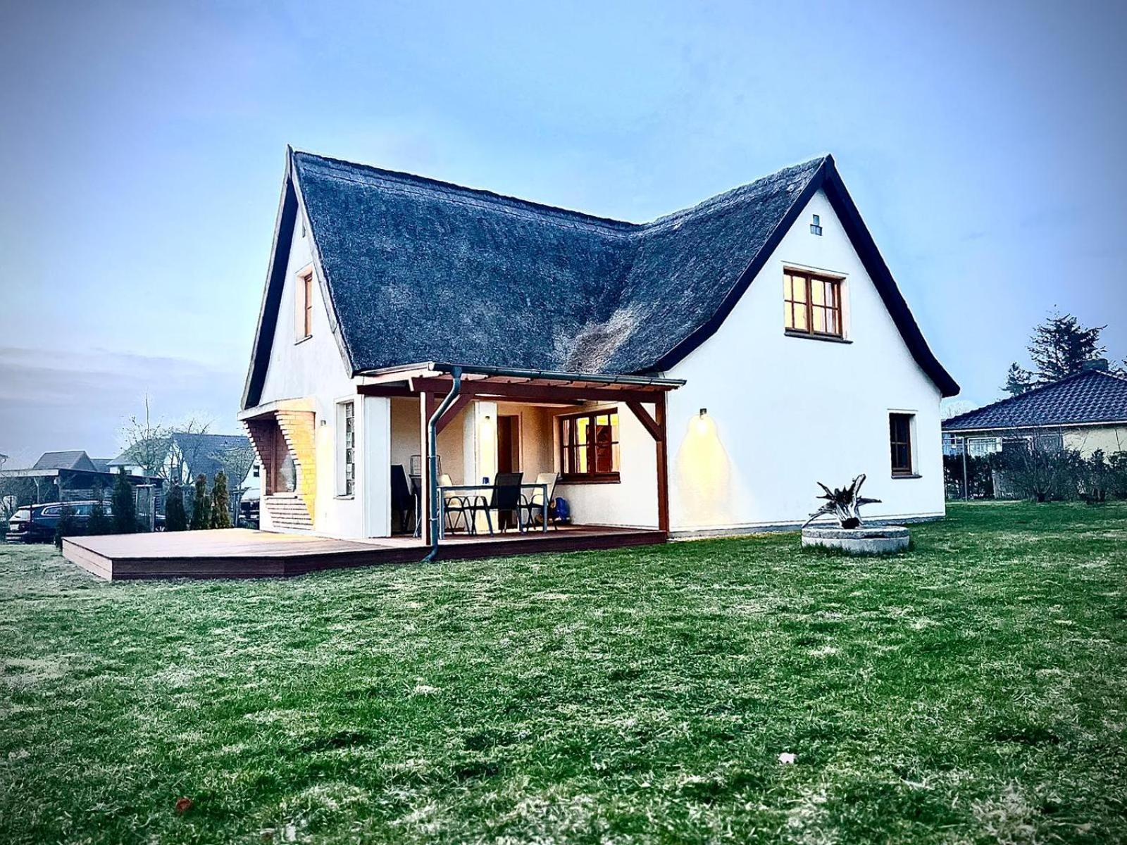 Huus Am Darss Villa Fuhlendorf  Exterior photo